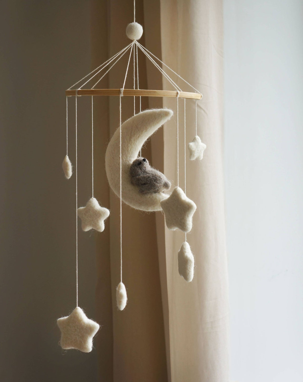 Gamcha baby mobile, White Moon w Rabbit